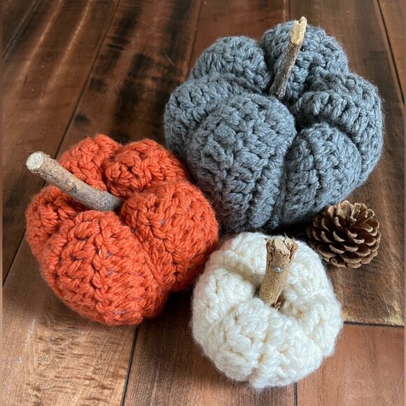 Handmade Chunky Crochet Pumpkins Set of 3 - Picture 1 of 8